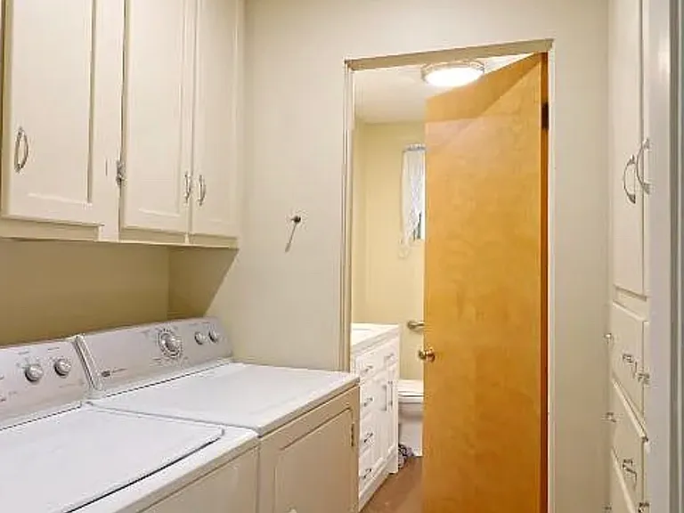 602 E King St #1 — Photo 7