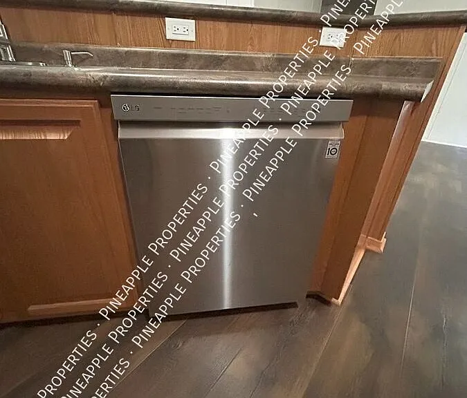 194 Barons Rd — Photo 6