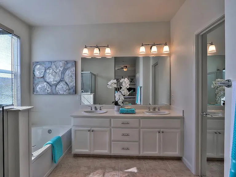 1933 Silva Pl — Photo 14