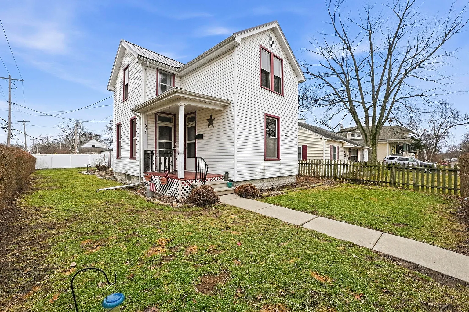 1901 Emma Ave photo 1