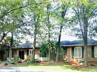 Jeffers Ln, Fenton, MI 48430