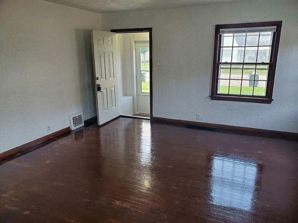 2702 Prast Blvd - 1 — Photo 3