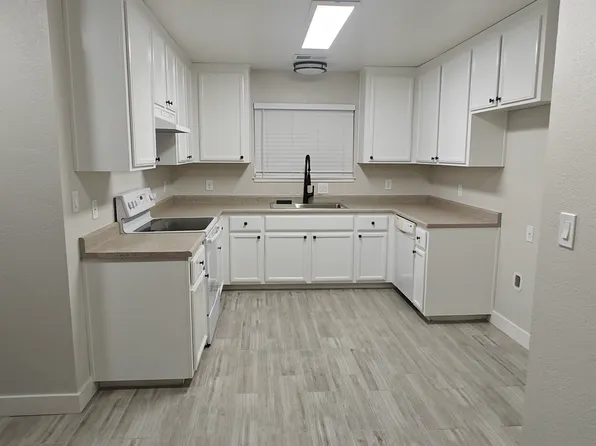 304 Riverside Dr, Woodland, CA 95695
