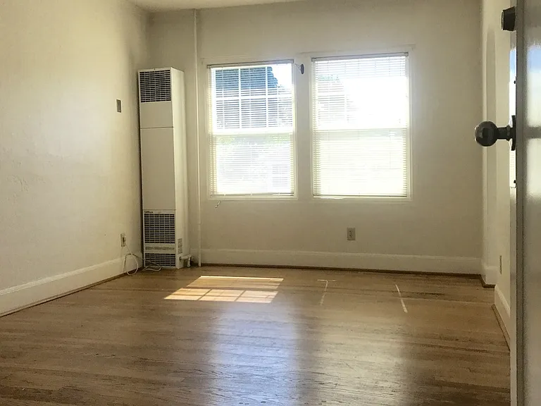 T0108 - Laurelview Apartments — Photo 1