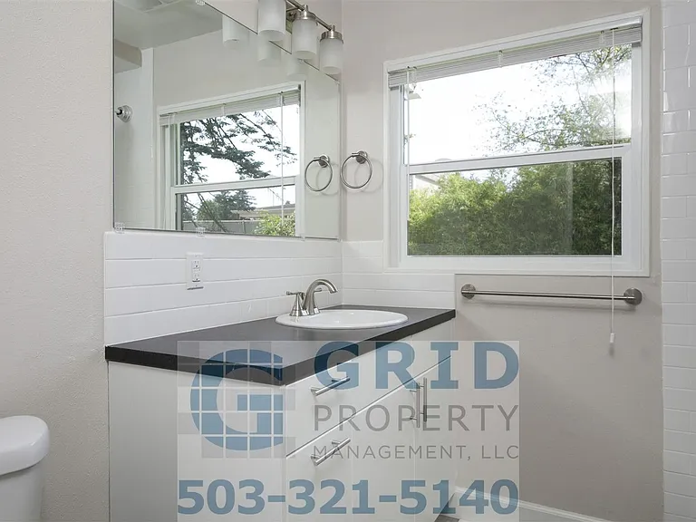 336 NE 128th Ave — Photo 13