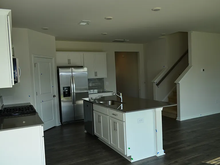 136 Pisgah St — Photo 3