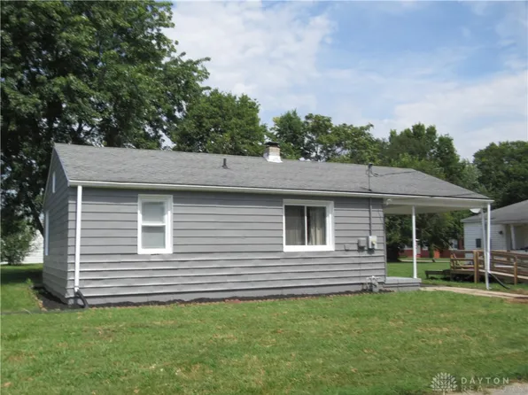 104 W 33rd St, Connersville, IN 47331