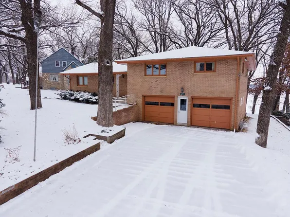 919 Shoreacres Dr, Fairmont, MN 56031