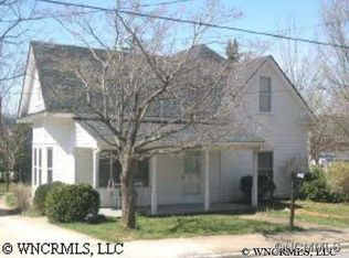 134 Mulberry St, Clyde, NC 28721