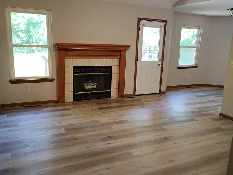 2759 W Cherokee St — Photo 5