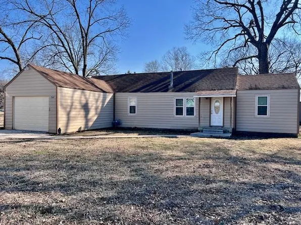 3503 W 7th St, Coffeyville, KS 67337