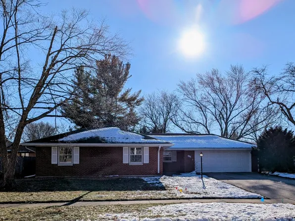 2220 Mayflower St, Aurora, IL 60506