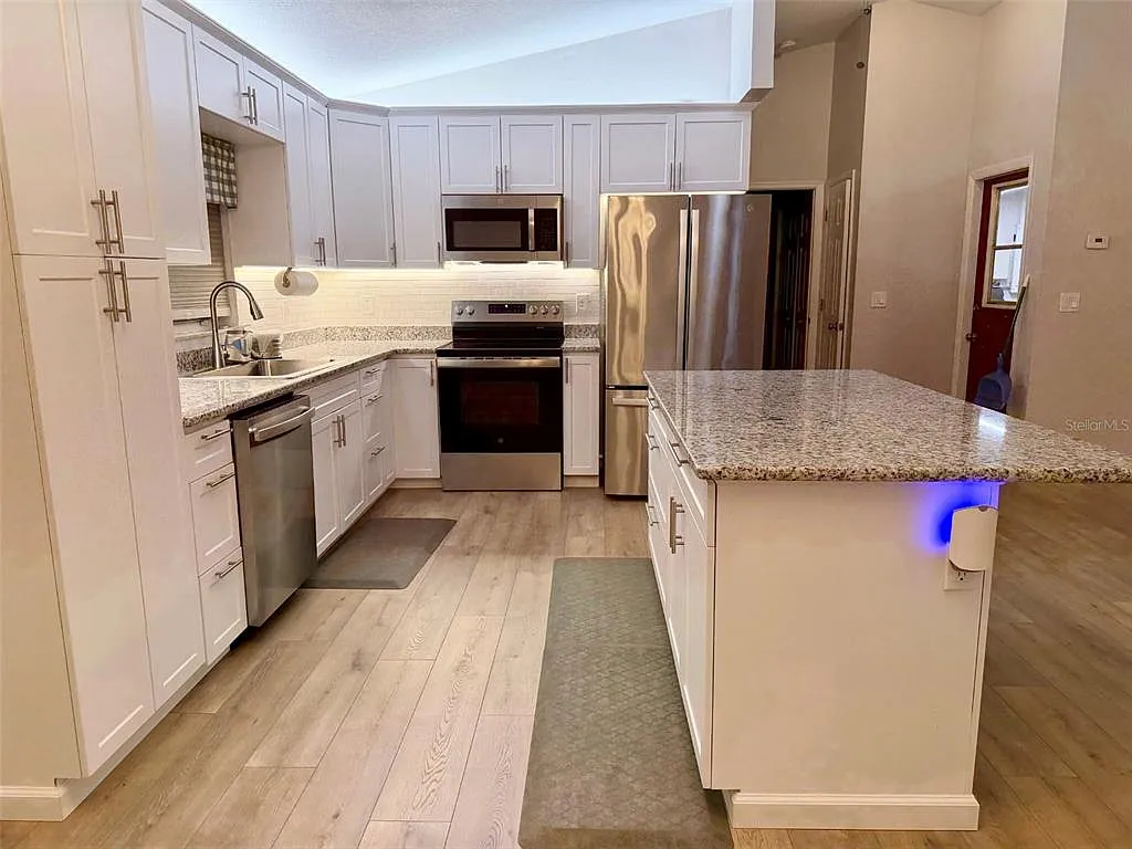 3 bed, 2.0 bath, 1343 sqft, $2,250 — Photo 4