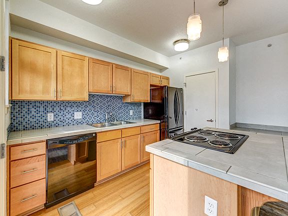 2850 E. College Avenue #304 Kitchen