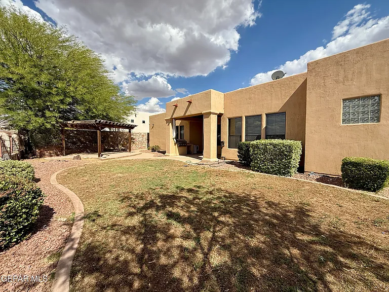 7331 Brays Landing Dr — Photo 42