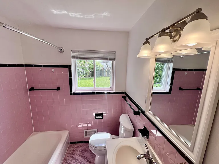 2252 Winston Dr — Photo 14