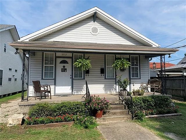 2 bed, 1.0 bath, 900 sqft, $1,550 — Photo 1