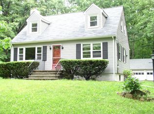 28 Krasco Rd, Oak Ridge, NJ 07438