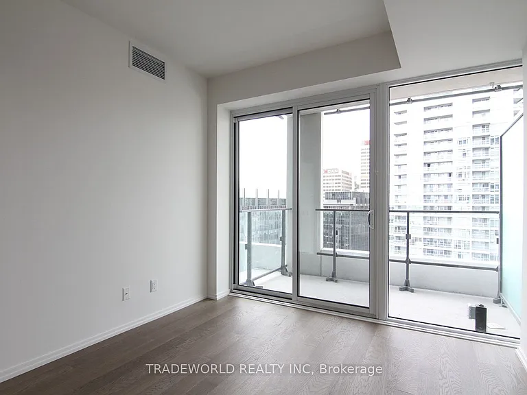 5 Soudan Ave #2510 — Photo 3