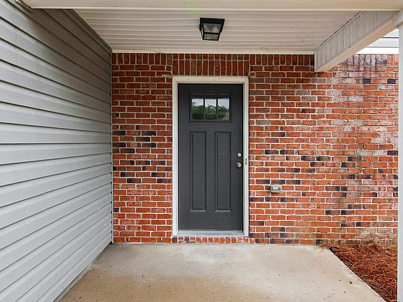 3rd image of 100 Rosegate Dr