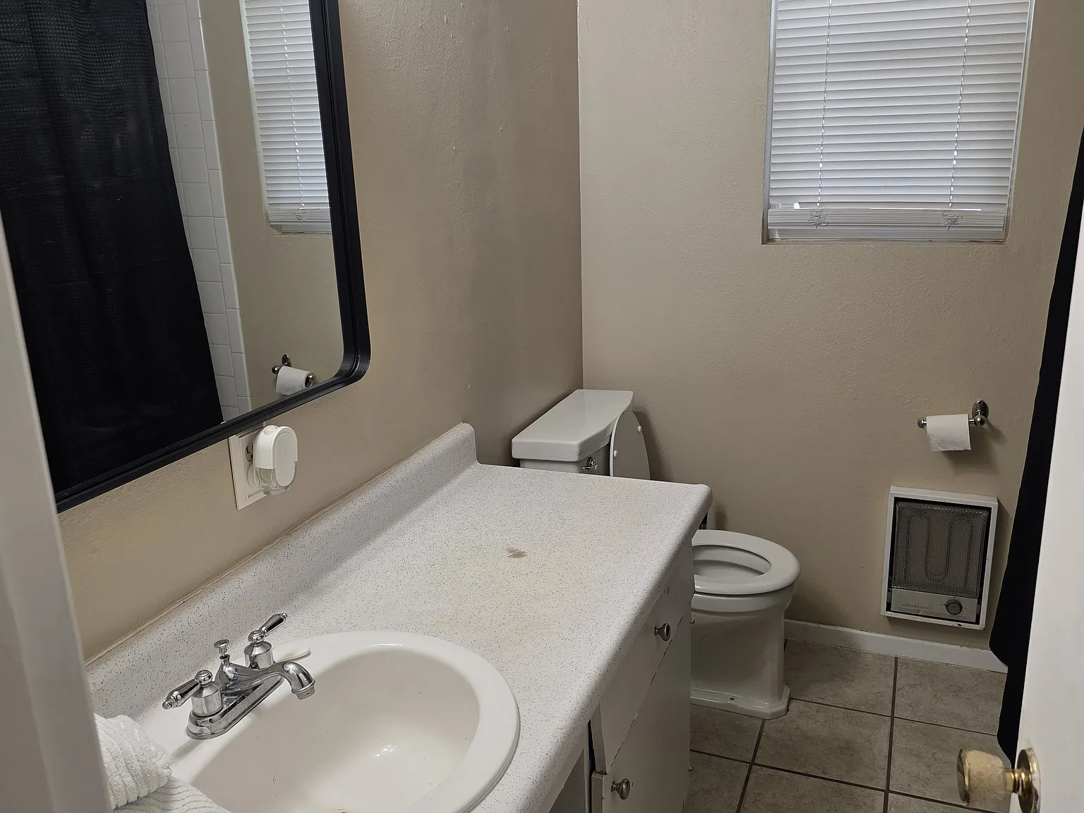 3 bed, 1139 sqft, $1,900 — Photo 4