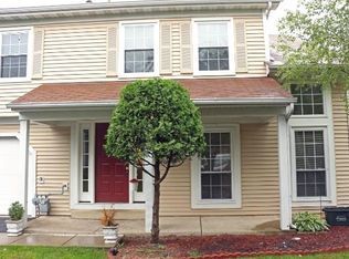 213 Ivy Ct, Streamwood, IL