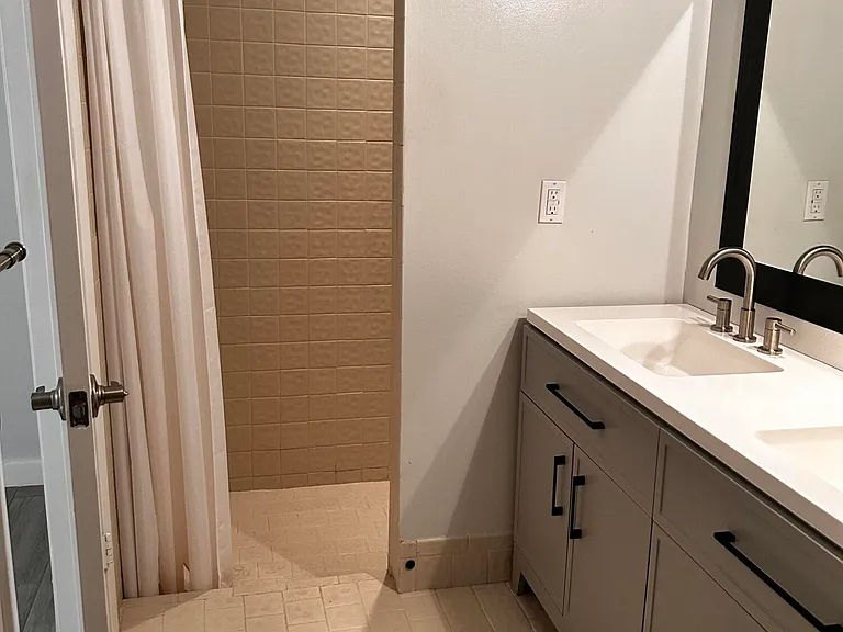 51 Meadows Dr — Photo 31