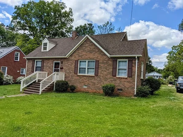 602 Virginia Ave, Chase City, VA 23924