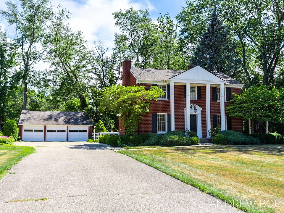1st image of 566 Alice Ave