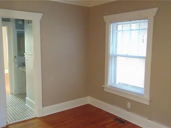4th image of 4323 Cambridge St