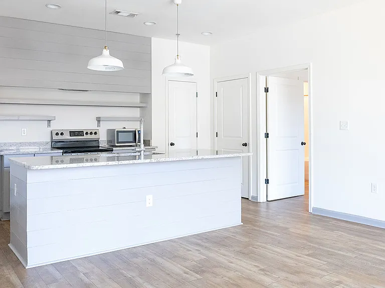 524 Elm St — Photo 10