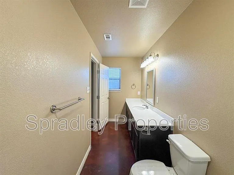 1654 Sabine Rd — Photo 11