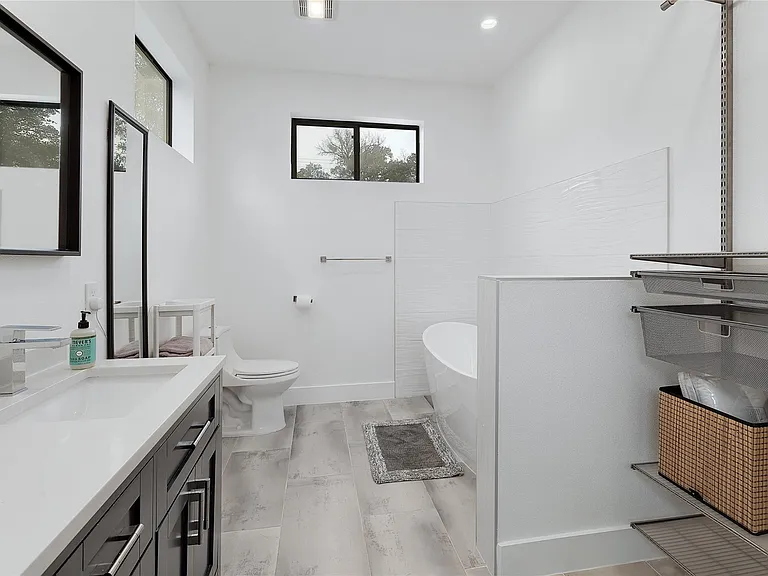 7001 RR 2222 Rd — Photo 16