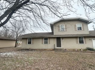 3637 W Watkins St APT B, Springfield, MO 65802