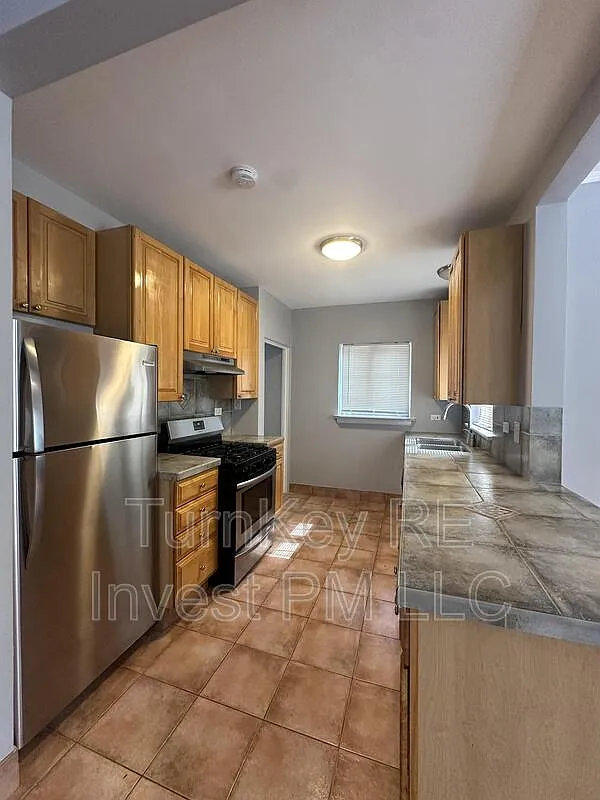 3 bed, 2.0 bath, $2,395 — Photo 2