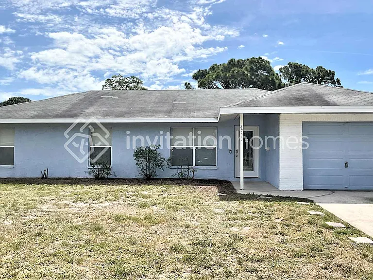 4700 Cortez Way S — Photo 1
