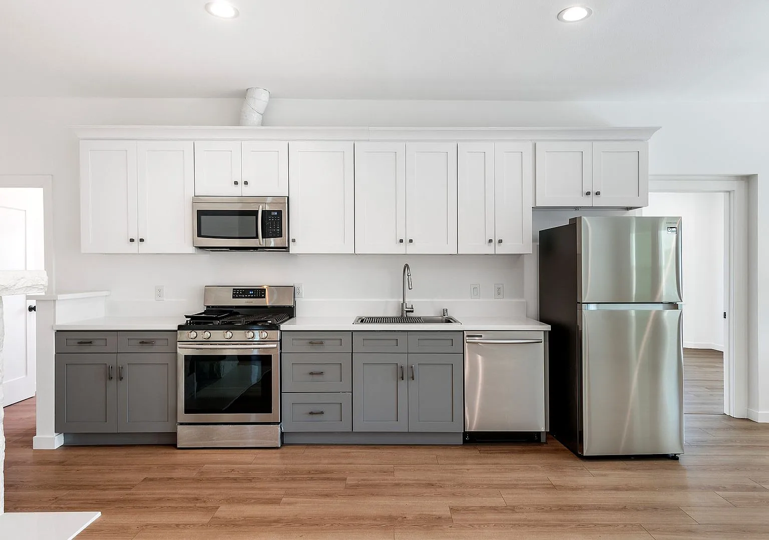 3bed2bath Apartment Located Near USC — Photo 1
