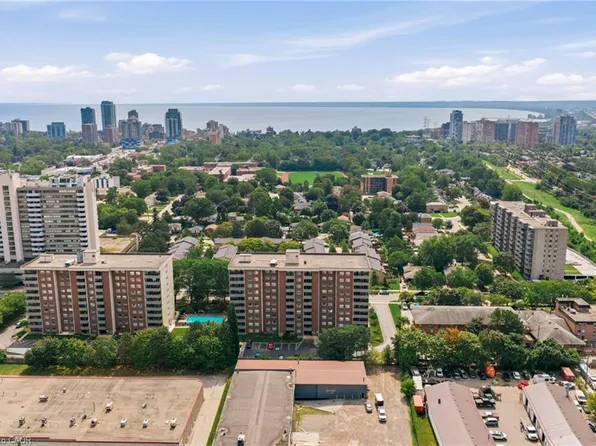 1415 Ghent Ave Unit 203, Burlington, ON L7S 1X4
