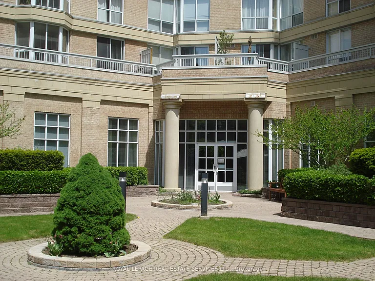 11 Thorncliffe Park Dr #607 — Photo 12