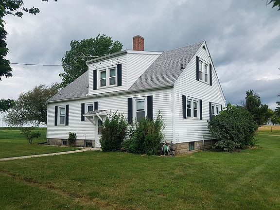 3rd image of 2049 County Road 2100 N