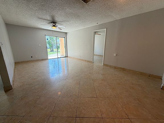 3rd image of 5225 Via Hacienda Cir #B115