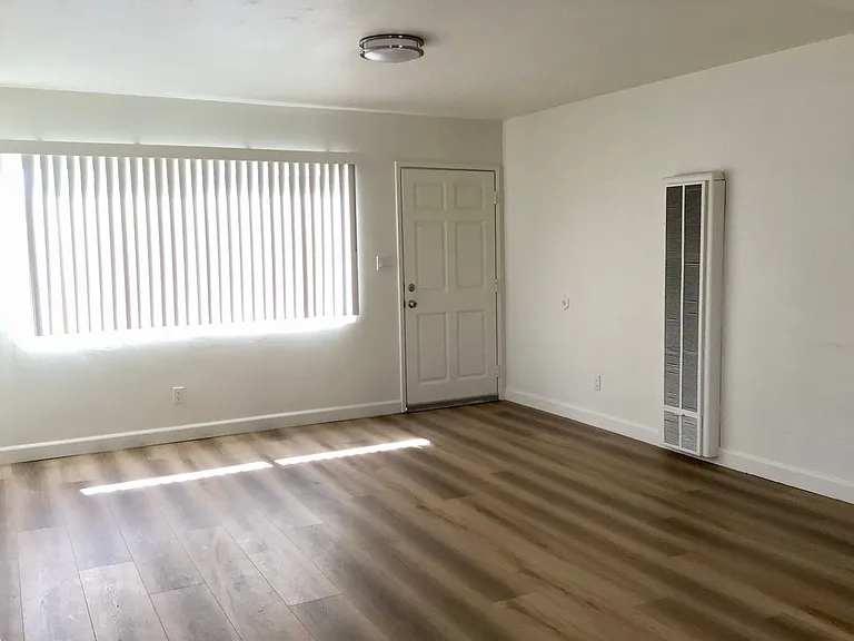 5836 Lauretta St — Photo 5