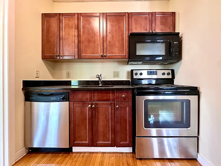 295 Nahant Rd #3U — Photo 6
