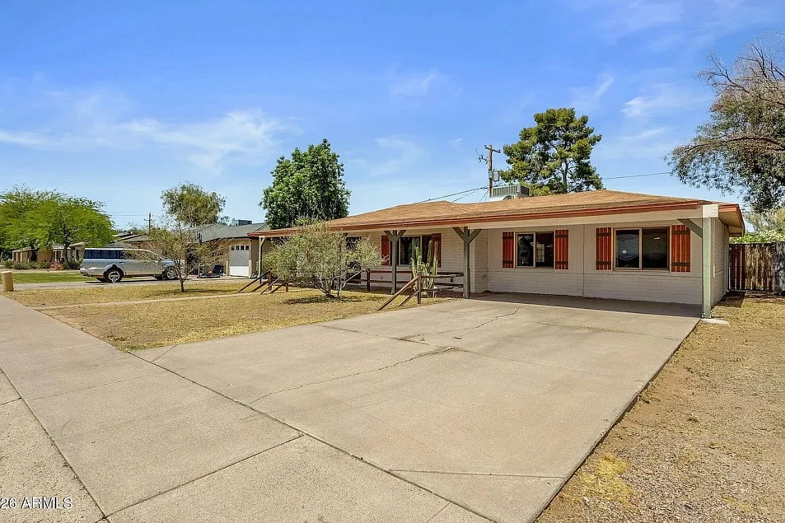 3 bed, 1346 sqft, $2,500 — Photo 3