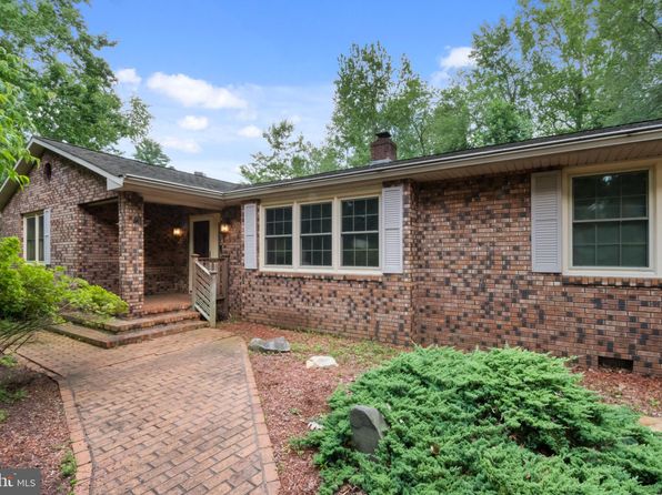 51 Christopher Mill Rd