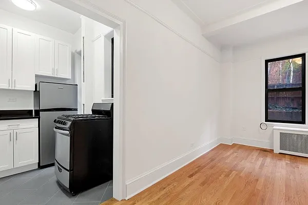 Rented by Cooper & Cooper Real Estate | media 14