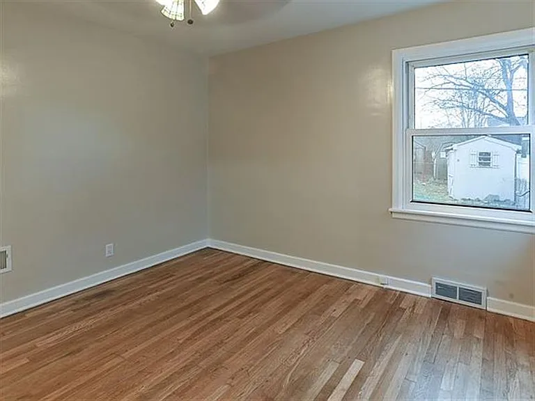 1191 Letchworth Rd — Photo 2