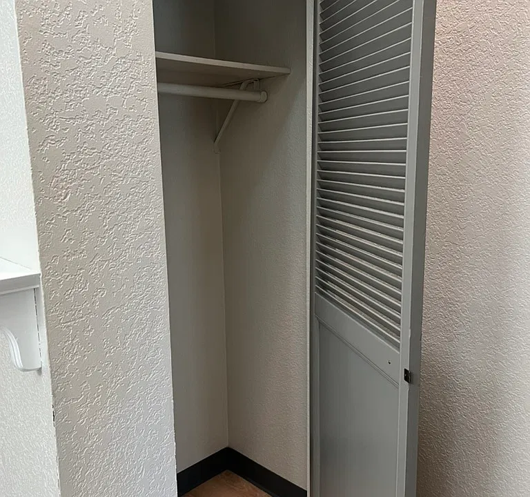 Entrance closet
