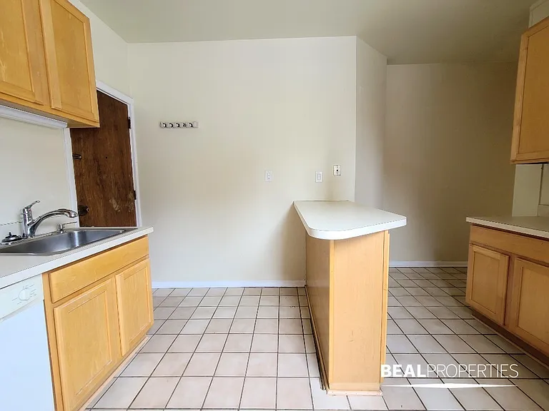 1216 N Dearborn St #B2 — Photo 6