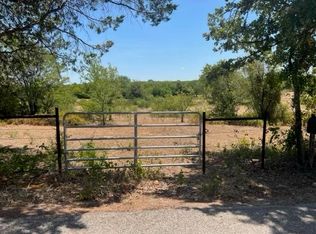 139 S Briaroaks Rd, Burleson, TX 76028